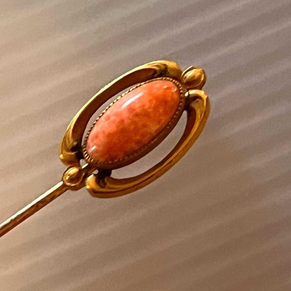 Vintage Stick Pin Hat Pin Oval Faux Coral Cabochon Gold Tone UV Reactive Estate